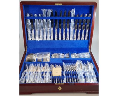 Mappin &amp; Webb 'King's' pattern Silver King's canteen of cutlery, in mahogany finish case, with label for Mappin &amp; Web