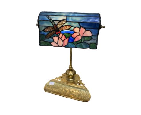 Tiffany Style Table Lamp. Shade decorated with dragonfly and flowers. Base in brass  as a pen tray.  Height: 40 cms.   Condit
