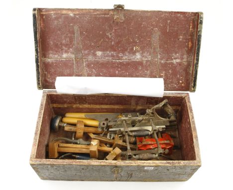 A small pine chest with part Stanley 55 and other tools G 