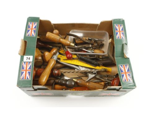A box of tools G 