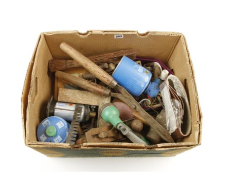 A box of tools G 