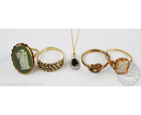 A collection of assorted gold rings and jewellery, to include; a 9ct gold woven ring and a further 9ct gold ring, gross weigh