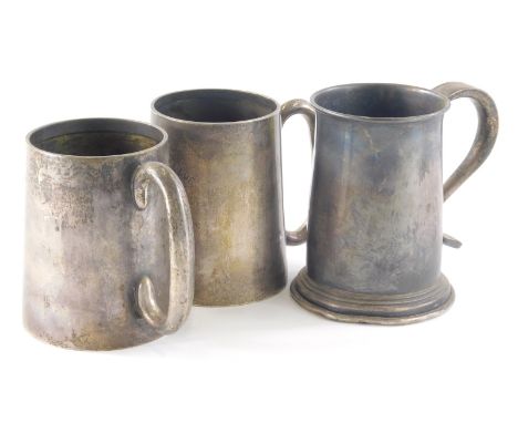 A George V silver mug, of tapering cylindrical form with C shaped handle marked Tombridge Golf Club Lorna G Allies, 1914, Che