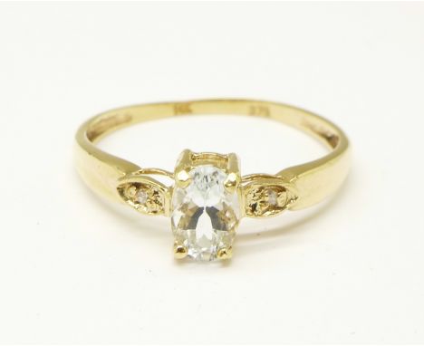 A 9ct gold gold, aquamarine and diamond ring, 1g, P 