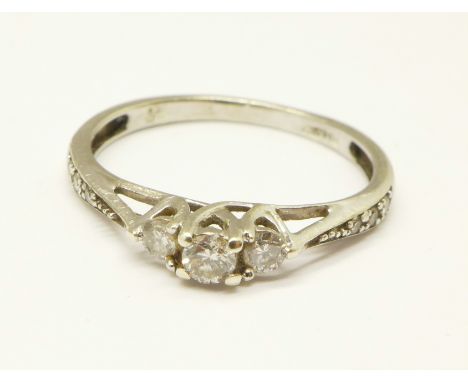 A 9ct gold and diamond ring, 1.9g, P 