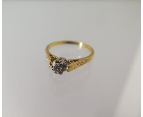 An 18ct yellow gold diamond ring size M - approx weight 2.6 grams 