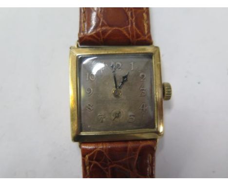 A 9ct yellow gold manual wind gents wristwatch - 26mm case - running, hands adjust - total weight approx 23.4 grams 