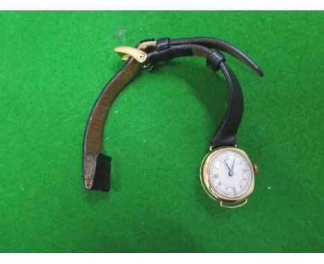 A 9ct yellow gold ladies manual wind wristwatch - running - total weight approx 12 grams 