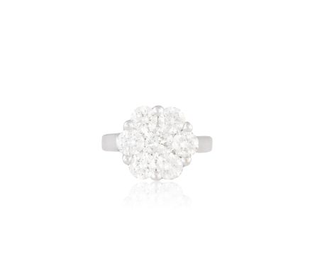 A DIAMOND CLUSTER RINGDesigned as a cluster of round brilliant-cut diamonds, mounted in 18K gold, diamonds approximately 2.50