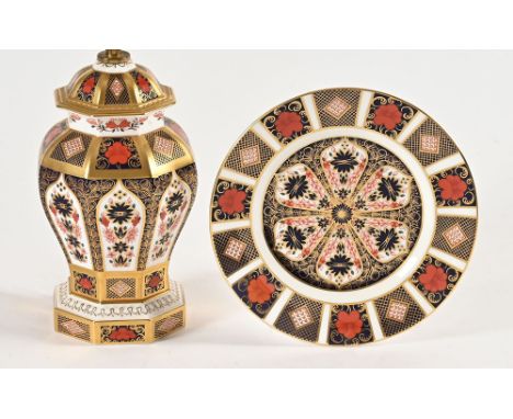 Royal Crown Derby Imari pattern 1128 lamp with shade, height to top of bulb holder 31.5 cm and a 21.5 cm plate printed marks 