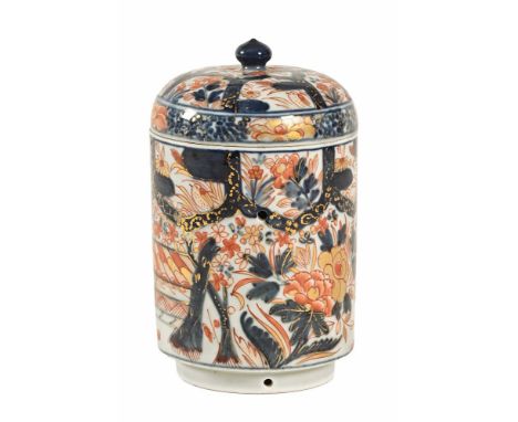 An Imari lidded pot, possibly an urn or samovar.  Height 18.5 cm.