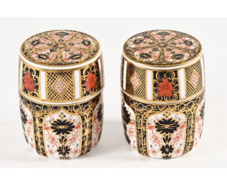 A pair of Royal Crown Derby barrel form lidded vessels, Imari pattern 1128, date letter 1958. Height 9.5 cm (see illustration