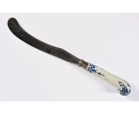 An antique bow knife, with blue and white pistol grip porcelain handle, the blade 6 1/4", overall 28 cm.  This bladed product
