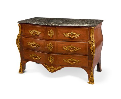 JEAN BAPTISTE FROMAGEAU (France, 1743-1793).Louis XV commode, third quarter of the 18th century.Rosewood and marquetry of boi
