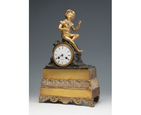 French table clock. Empire period, pps. 19th century.Gilt bronze.Movement signed "Pickard" and numbered.One hand missing.Miss