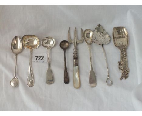 A bag containing various salt spoons, cake fork etc, 145g all in.