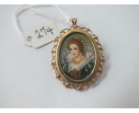 An oval portrait locket pendant in 9ct 
