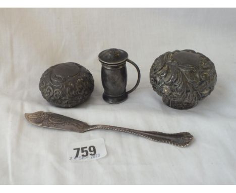 Two embossed jar covers, a pepper with handle + butter knife, 98g