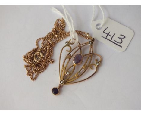 An amethyst &amp; pearl pendant necklace in 9ct - 4.9gms