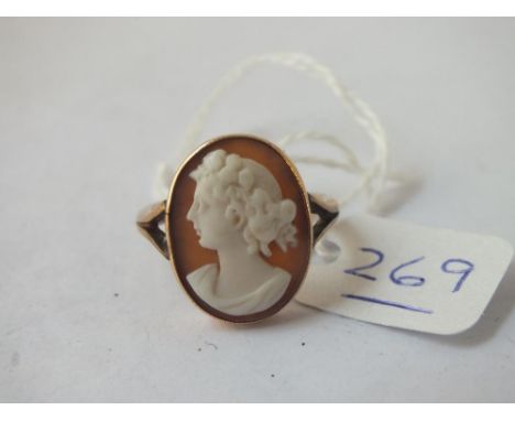 A cameo ring in 9ct - size J - 3.3gms