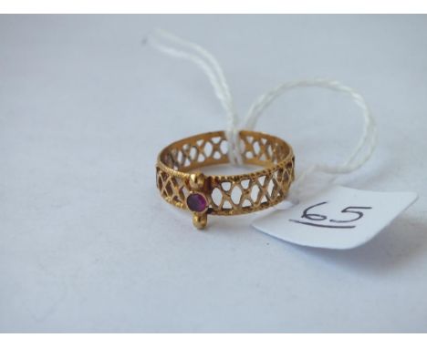 A high carat &amp; ruby trellis design ring - size O - 2.1gms
