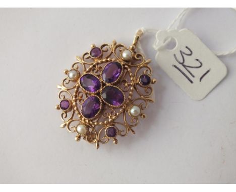 A amethyst &amp; pearl brooch/pendant in 9ct - 7.8gms