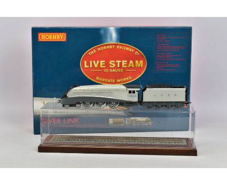 A BOXED HORNBY RAILWAYS OO GAUGE LIVE STEAM LOCOMOTIVE AND TENDER, A4 Class 'Silver Link' No.2509, L.N.E.R. Silver/grey liver