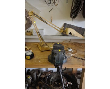 A WODEN 186E/6 ENGINEERS VICE, with a 13cm jaw opening and 9.5cm jaw width and a modern plastic inspection lamp (no bulb unte
