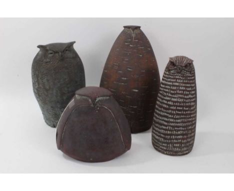 Four large Dennis Fairweather ceramic models of owlsCondition report: One has chipped ears, and another has a chipped ear.