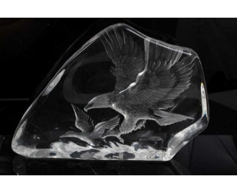Mats Jonasson Swedish glass intaglio sculpture - Sea Eagle (33776), 25cm wide, with box