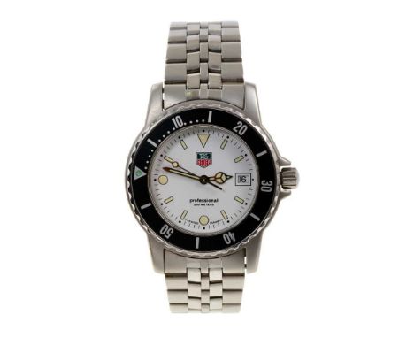 Gentlemen's Tag Heuer Professional 200 Meters stainless steel wristwatch, model WD1213-G-20, the circular white dial with dat