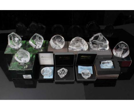 Collection of eleven miniature Mats Jonasson Swedish glass intaglio sculptures, the largest 9cm wide, all with boxes. (11)