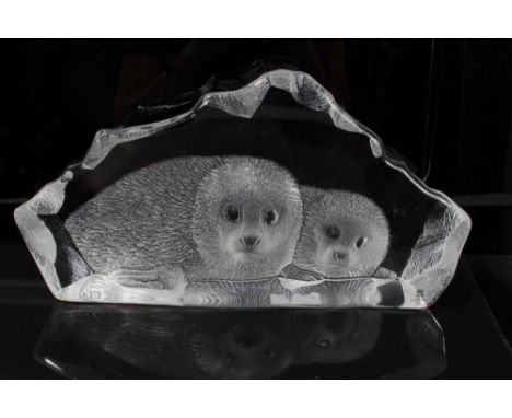 Mats Jonasson Swedish glass intaglio 'Baby Seals' (33123) numbered 1/975, 33cm long, together with certificate and box, purch