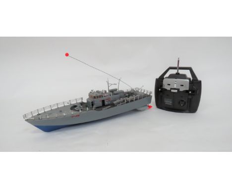 Radio Controlled Model of T28 MTB19 inch, composite hull and deck fitted with machine guns and torpedoes.  Top deck lifts up 