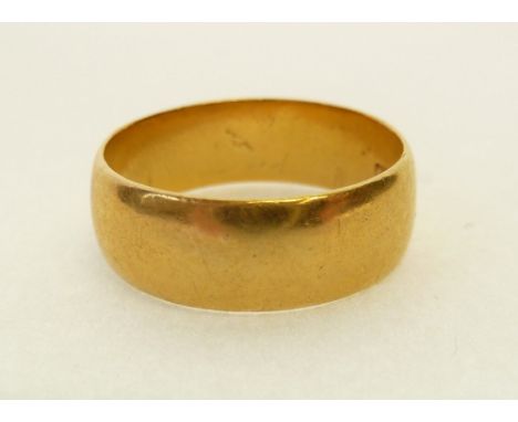 22CT GOLD BROAD WEDDING RING, Birmingham 1927, 6.7g