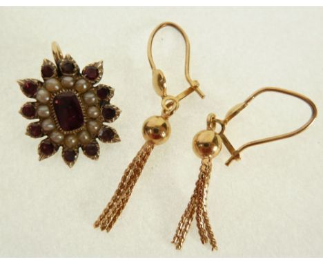 PAIR OF STAMPED 18CT GOLD TASSEL EARRINGS, 2.6g, AND A SMALL GARNET AND SEED PEARL SET PENDANT, centre set with a cushion cut