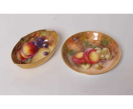 A ROYAL WORCESTER CHINA DISH, 1919, of shaped oval form centrally painted by T Lockyer with a still life of two peaches and b