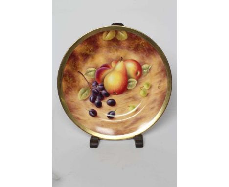 A ROYAL WORCESTER CHINA CABINET PLATE, modern, of plain circular form painted by Steve Smith with a still life of pears, peac