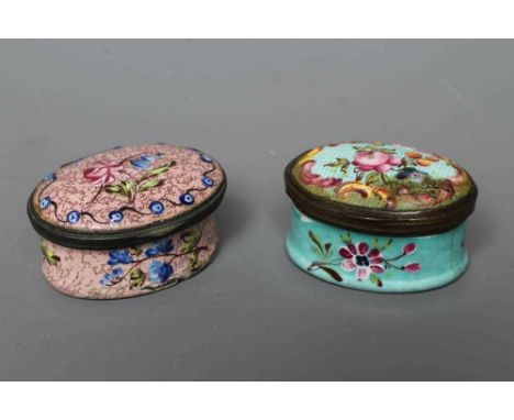 TWO SOUTH STAFFORDSHIRE ENAMEL PATCH BOXES, late 18th century, both oval with mirrored interiors, one painted with a pink ros