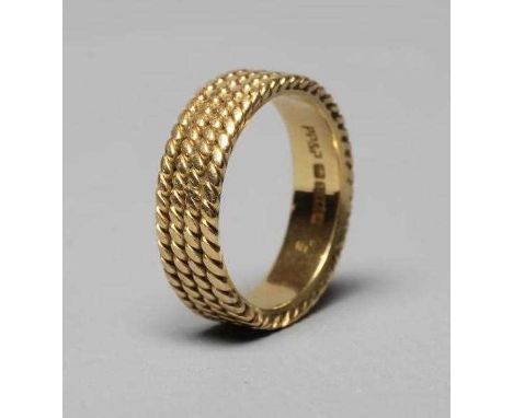 AN 18CT GOLD ROPE TWIST RING, London 1973, sponsor PP&amp;P, size K 1/2, 6.2g (Est. plus 24% premium inc. VAT)