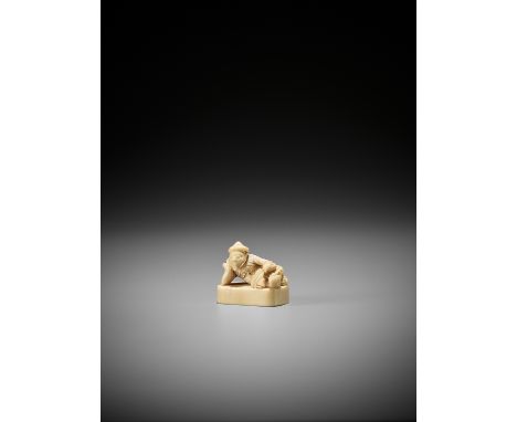 AN IVORY NETSUKE OF A CHINESE MANJapan, early to mid-18th century, Edo period (1615-1868)Carved in tobori (Chinese style), de