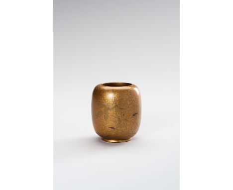 A LACQUERED NATSUME (TEA CADDY)Japan, 19th century, Edo Period (1615-1868)The fine natsume with a nashiji lacquered ground de