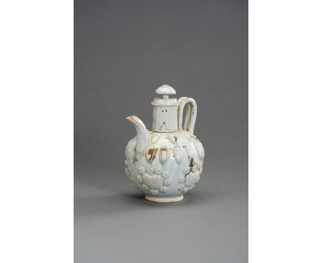 A SONG STYLE QINGBAI GLAZED EWER AND COVERChina, late Qing Dynasty (1644-1912) to Republic period (1912-1949). The globular b