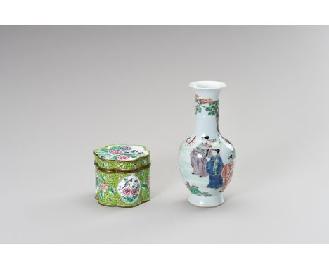 A LOBED ENAMEL BOX AND A FAMILLE VERTE VASEChina, late Qing Dynasty (1644-1912) to Republic period (1912-1949). The baluster 