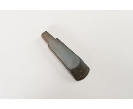 A BLACK JADE AXEVietnam, Neolithic period (c. 4.800-4.500 BC). The black jade axe, with the blade broadening slightly towards