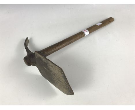 A First World War trenching tool