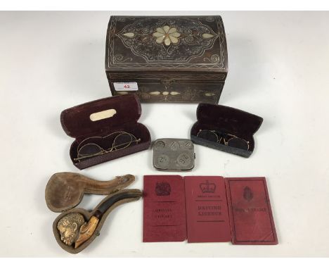 Sundry collectors' items including a meerschaum pipe, two cased pairs of pince-nez and a coin holder etc