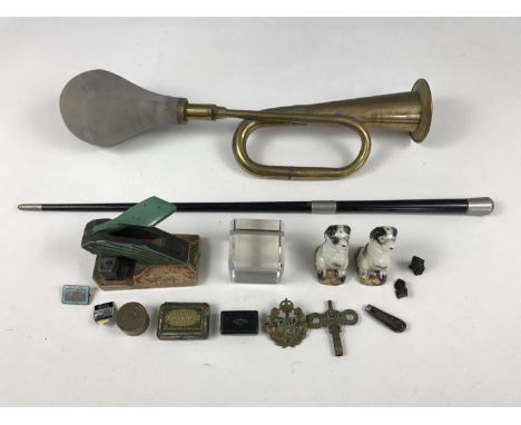 Sundry collectors' items including a conductor's baton, Butlins and other badges and a 19th Century papier-mache snuff box et