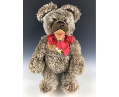 A Steiff Limited Edition "Zotty" 1953 replica growling bear, caramel tipped, 75 cm, 893 / 1,500, with certificate of authenti