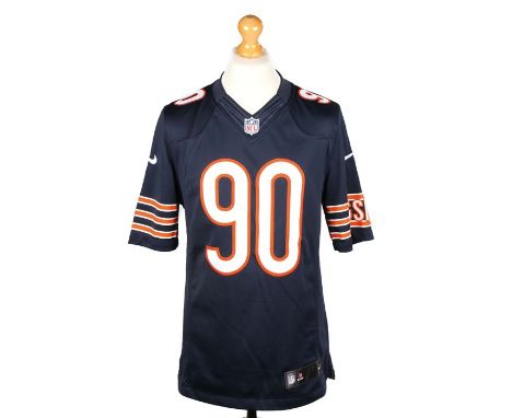 Ed Sheeran's Nike Chicago Bears NFL shirt, named to reverse Peppers and numbered 90, worn while performing with Austin Mahone